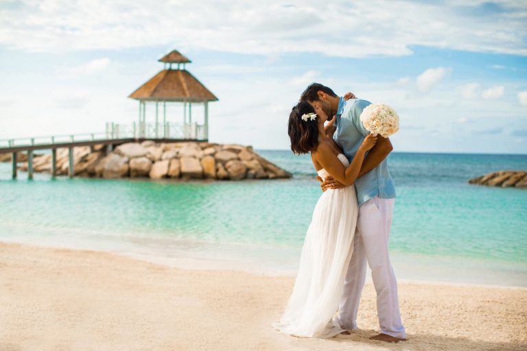 WHY IS SEYCHELLES THE BEST WEDDING DESTINATION FOR THE UAE FLIGHT ATTENDANTS DURING THE COVID | Get married in Seychelles and Dubai