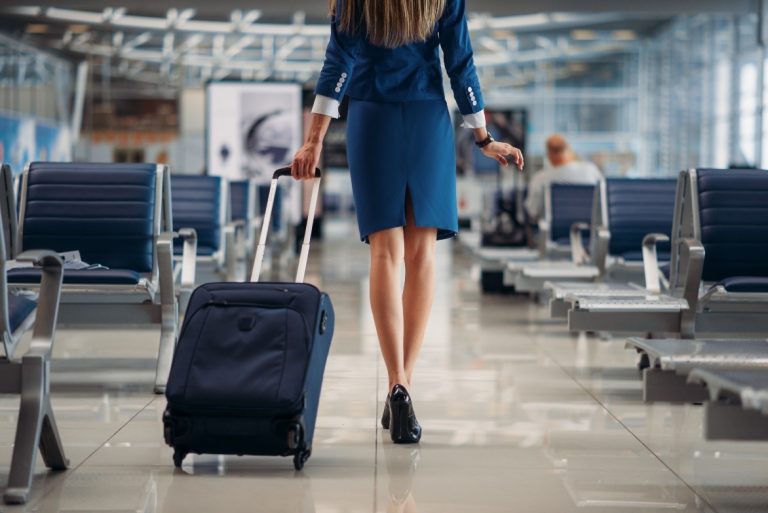 HOW TO BECOME A FLIGHT ATTENDANT IN THE MIDDLE EAST