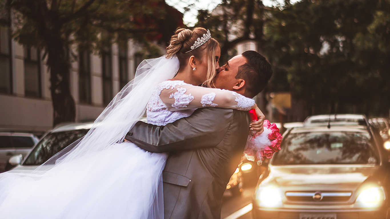 Why Georgia is a better wedding target than Seychelles for the UAE flight attendants