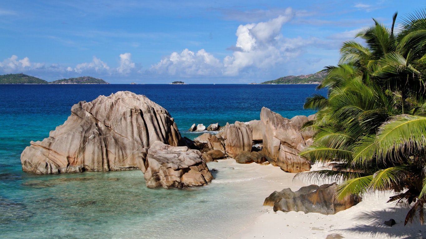 Easy-wedding-Seychelles-best-option-for-crew-members